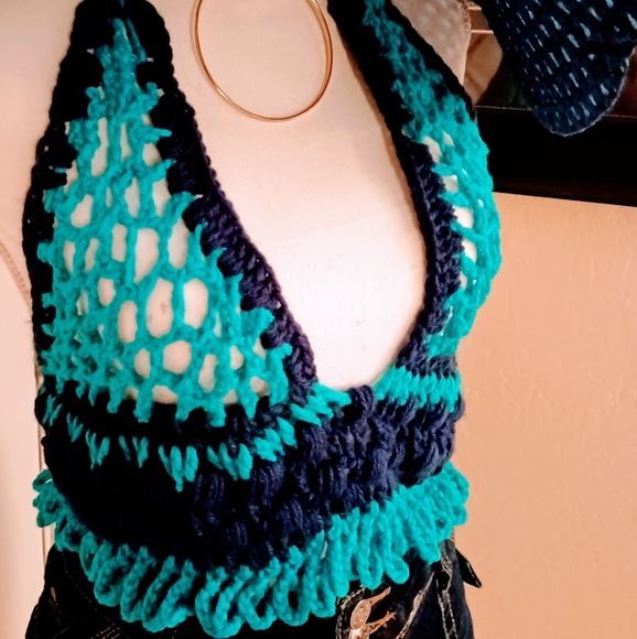 Crop top - Picture 2 of 4